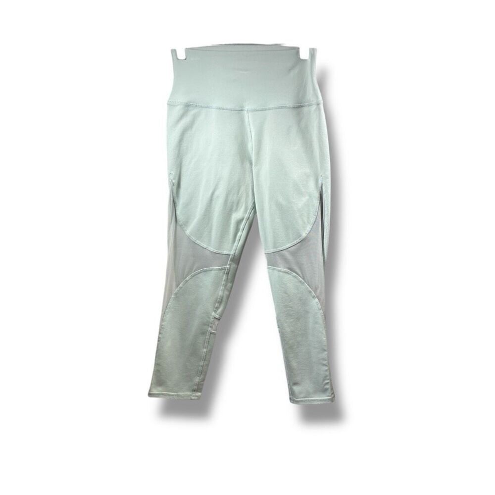 ALO Yoga High Waisted Airbrush Coast Capri in Powder Blue Size M